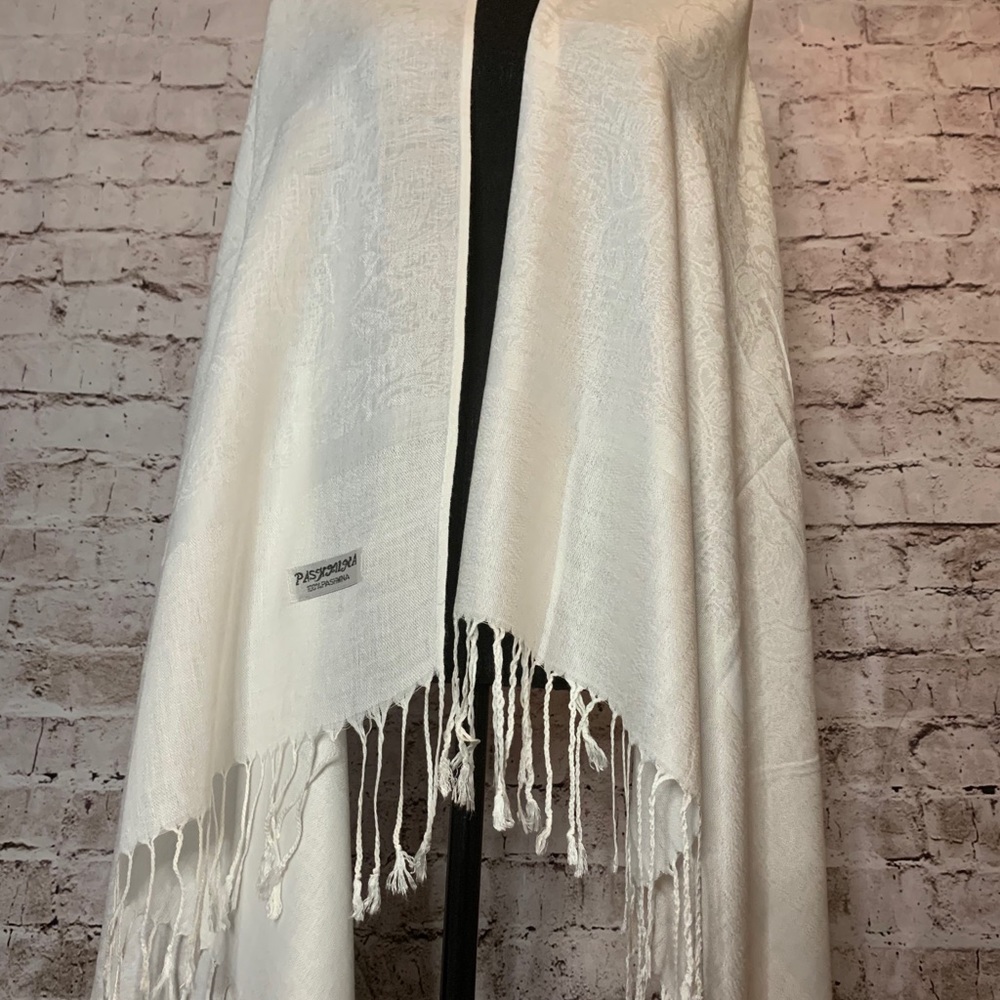 Pashmina - Picture 2 of 6
